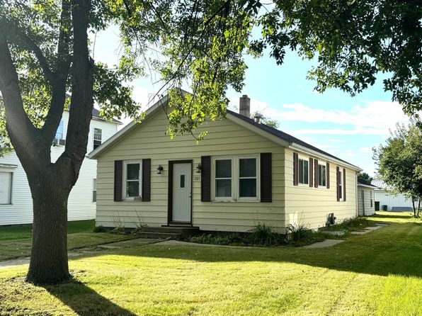 205 Main St E, Cavalier, ND 58220