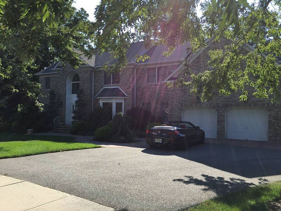 2nd image of 22 Danielle Dr