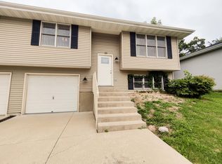 102 Woodview Ln, Marseilles, IL 61341