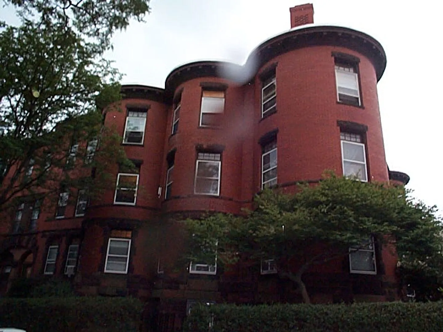 Great 4 Bed 2.5 Beath in Brookline — Photo 1