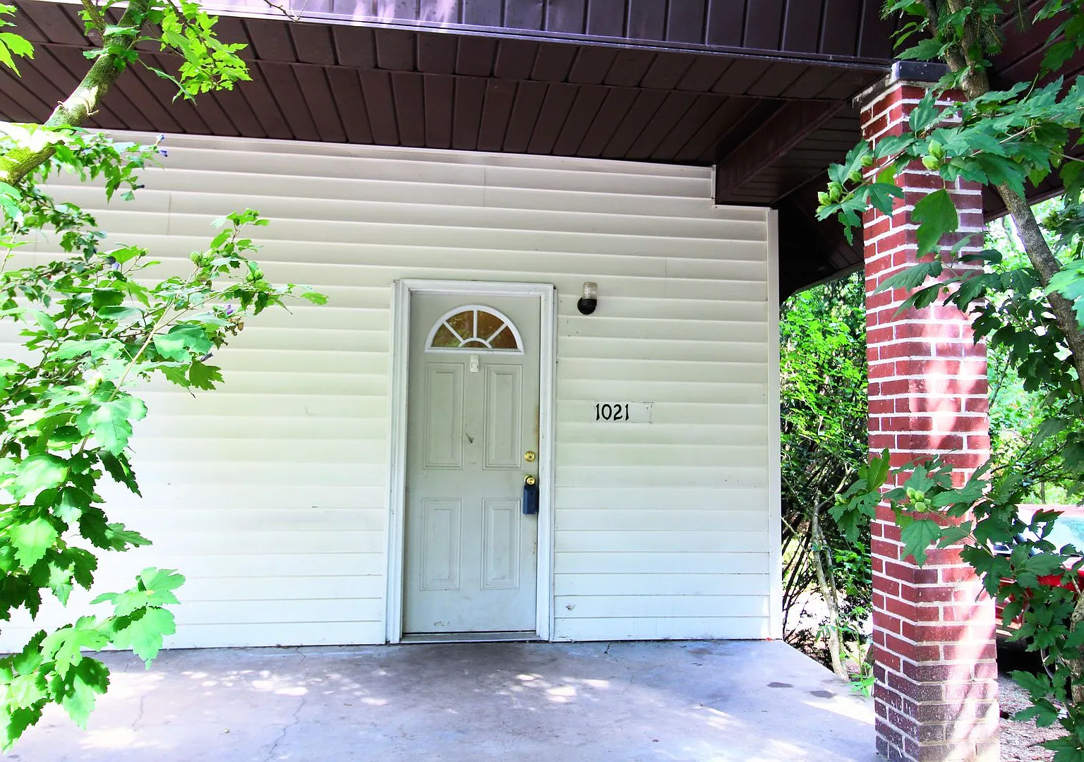 1021 College Avenue — Photo 3
