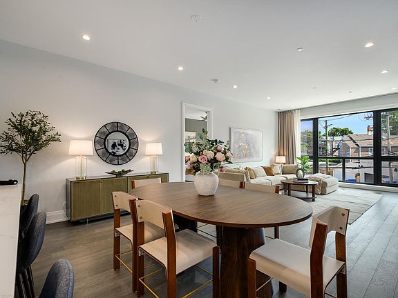 3rd image of 3037 N Lincoln Ave #205