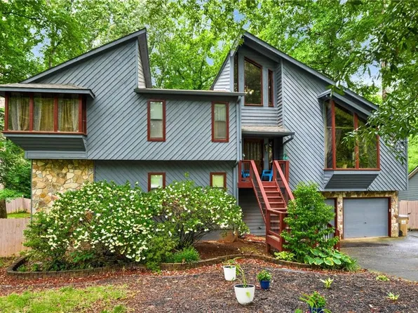 1781 Blackwillow Dr NE, Marietta, GA 30066