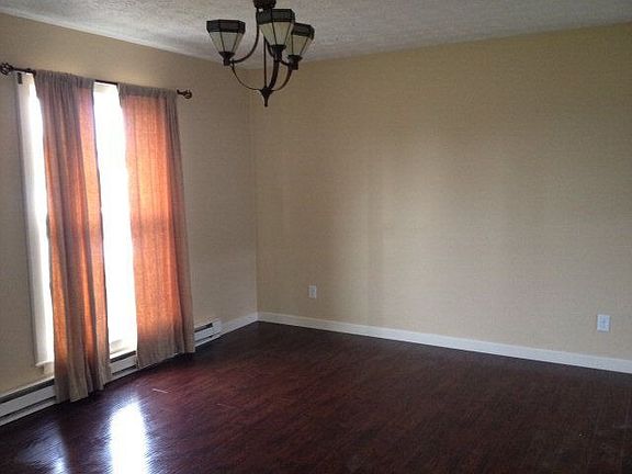 3rd image of 266 Hayes Ave