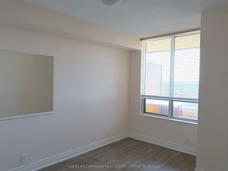 80 Harrison Garden Blvd #1819 — Photo 7