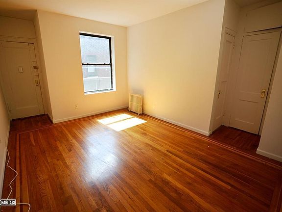 5th image of 2552 38th St APT 5D