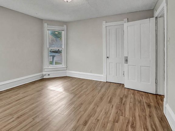4th image of 1120 Washington St #1/2