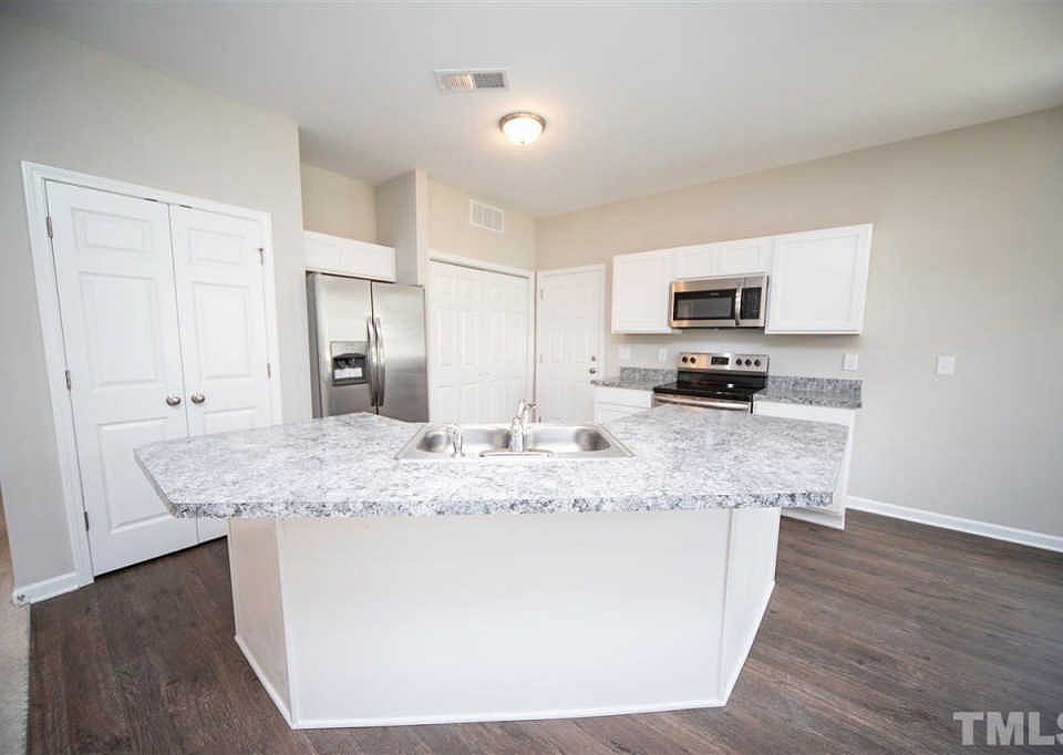 2nd image of 160 Shamrock Ct
