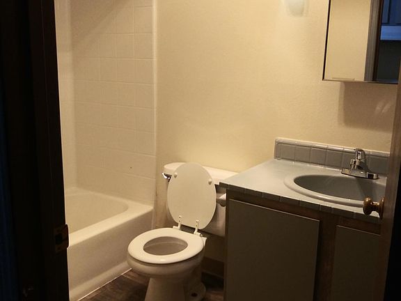 5th image of 4338 8th Ave NE APT 25