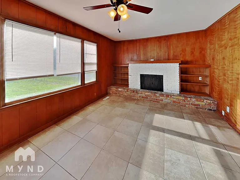 1966 S Mayfair Ave — Photo 13