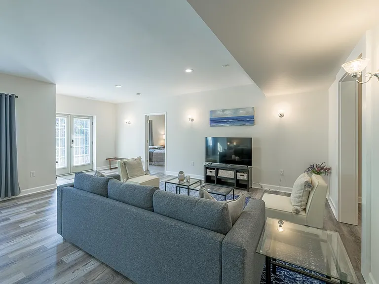 1825 Great Falls St #2 — Photo 32