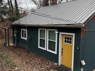 1227 1/2 Bridge Rd, Charleston, WV 25314