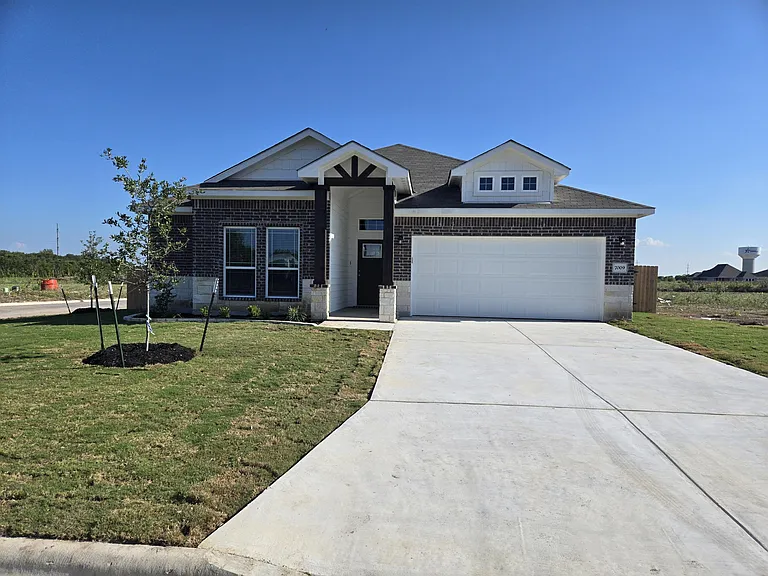 1589 Sq. foot of beautiful living space, new home.