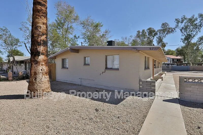 2 bed, 1.0 bath, 756 sqft, $1,225 — Photo 3