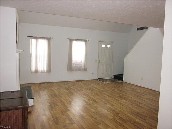 5th image of 838 Heath Ln