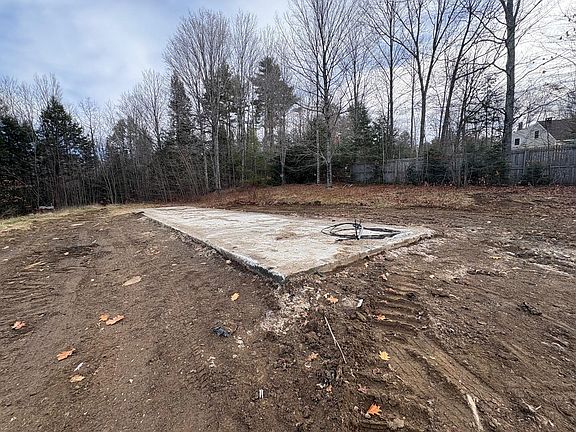 2nd image of 750 Maine 3