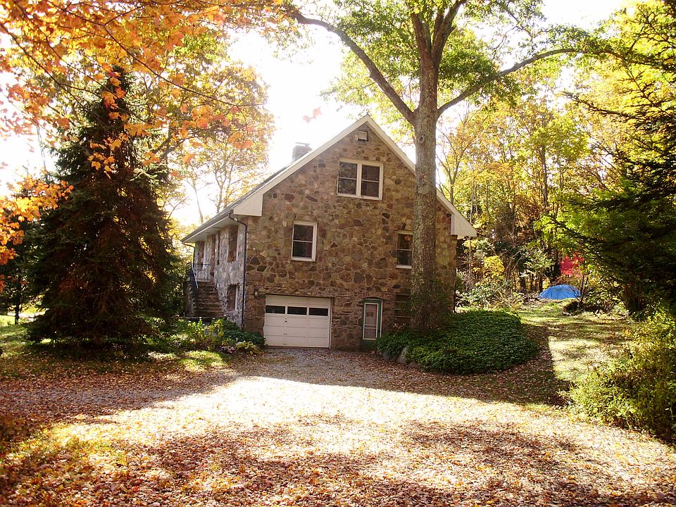 2nd image of 149 Ingham Hill Rd