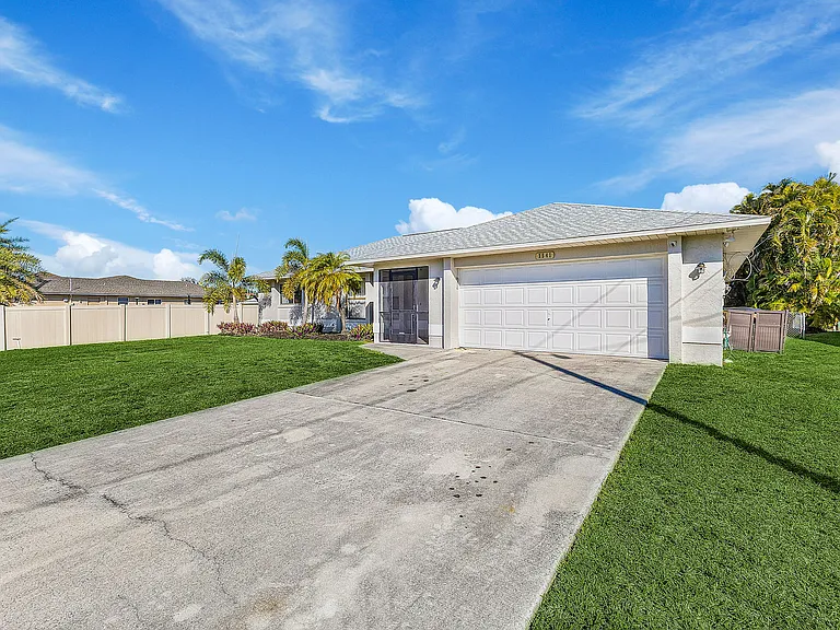 2541 SW 38th Ter — Photo 10