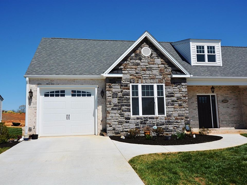1st image of 1042 Cobblestone Ln
