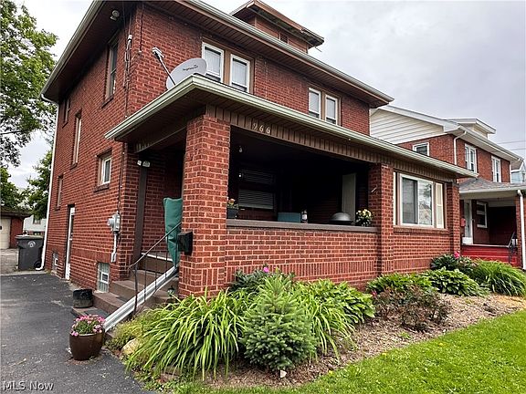 3rd image of 966 Lanterman Ave