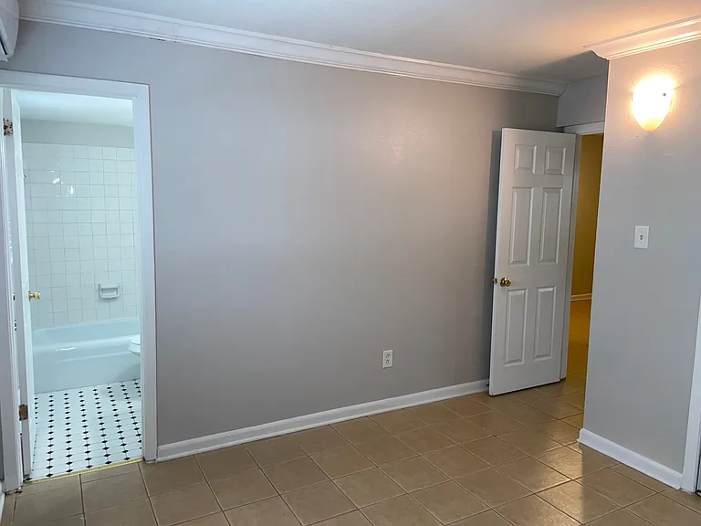 Tara House West Apartments — Photo 10