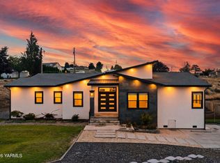 8300 Viewcrest Way, Yakima, WA 98908