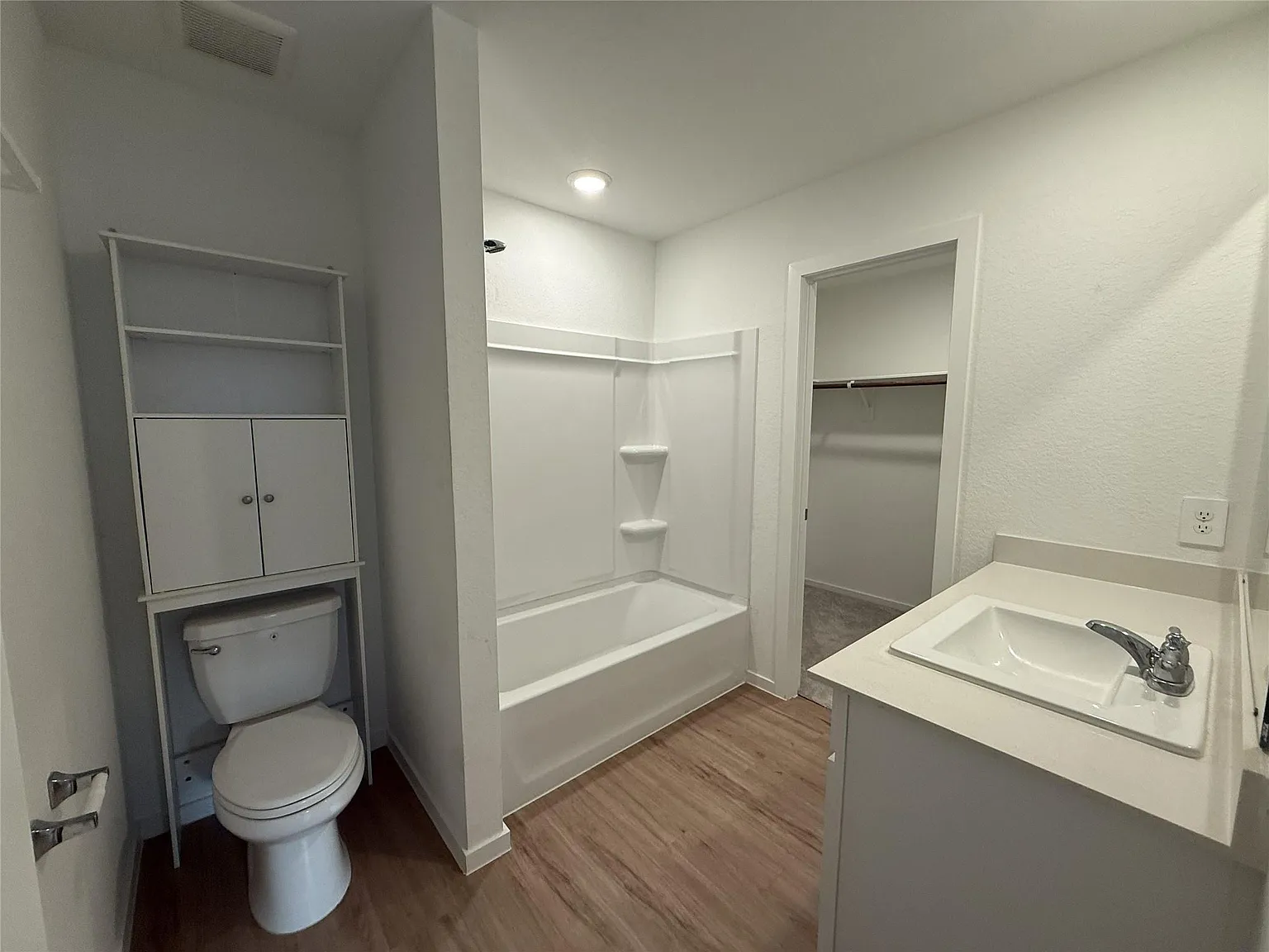 3 bed, 2.0 bath, 1470 sqft, $1,950 — Photo 4
