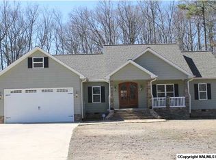 624 Lookout Ter E, Fort Payne, AL 35967