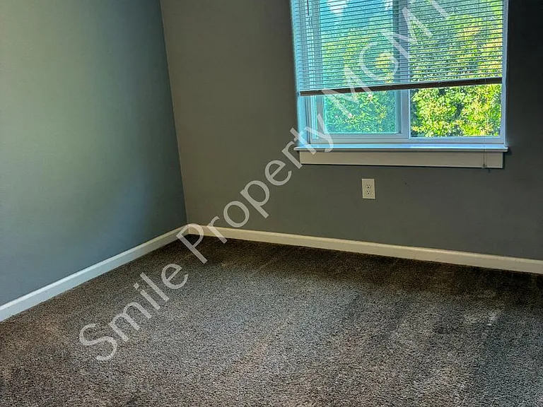 19416 SE River Rd — Photo 13