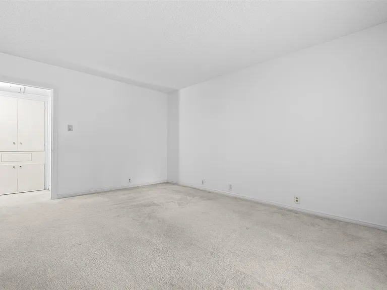 2601 Bellefontaine St #C116 — Photo 19