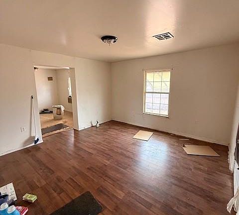 4th image of 220 S 17th St