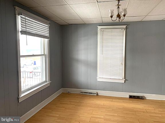 4th image of 435 Guilford Ave