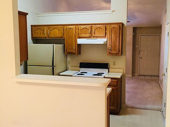 3rd image of 3053 Conger Ct W Unit W