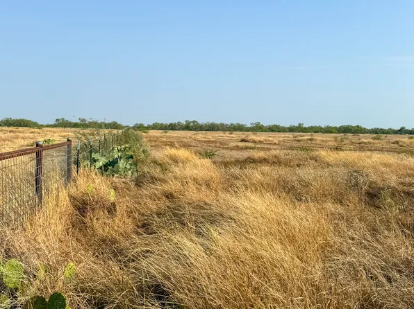 6870 County Road 329 (TRACT 1-3)) LOT 5074, Jourdanton, TX 78026