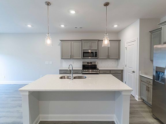 4th image of 5729 Cloverwood Dr