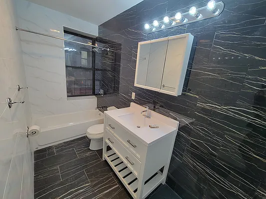 Rented by Bruma Realty LLC | media 8