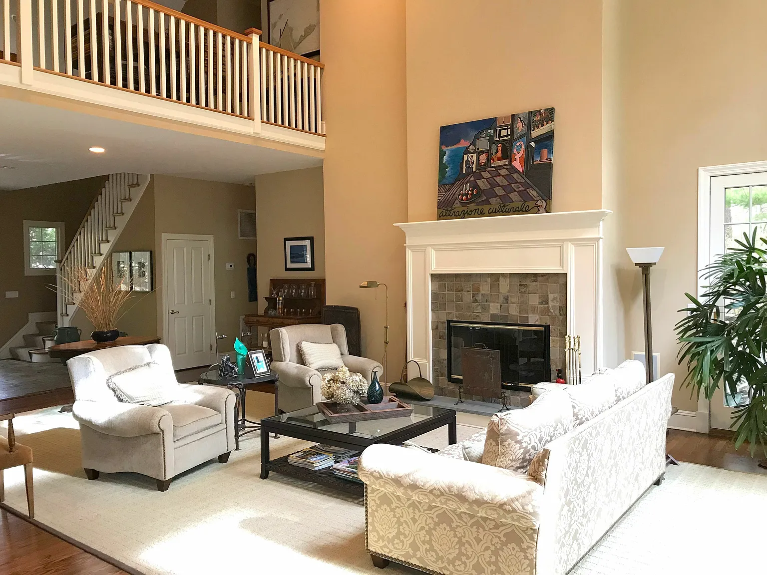 Spacious East Hampton Traditional in Private Setting — Photo 3