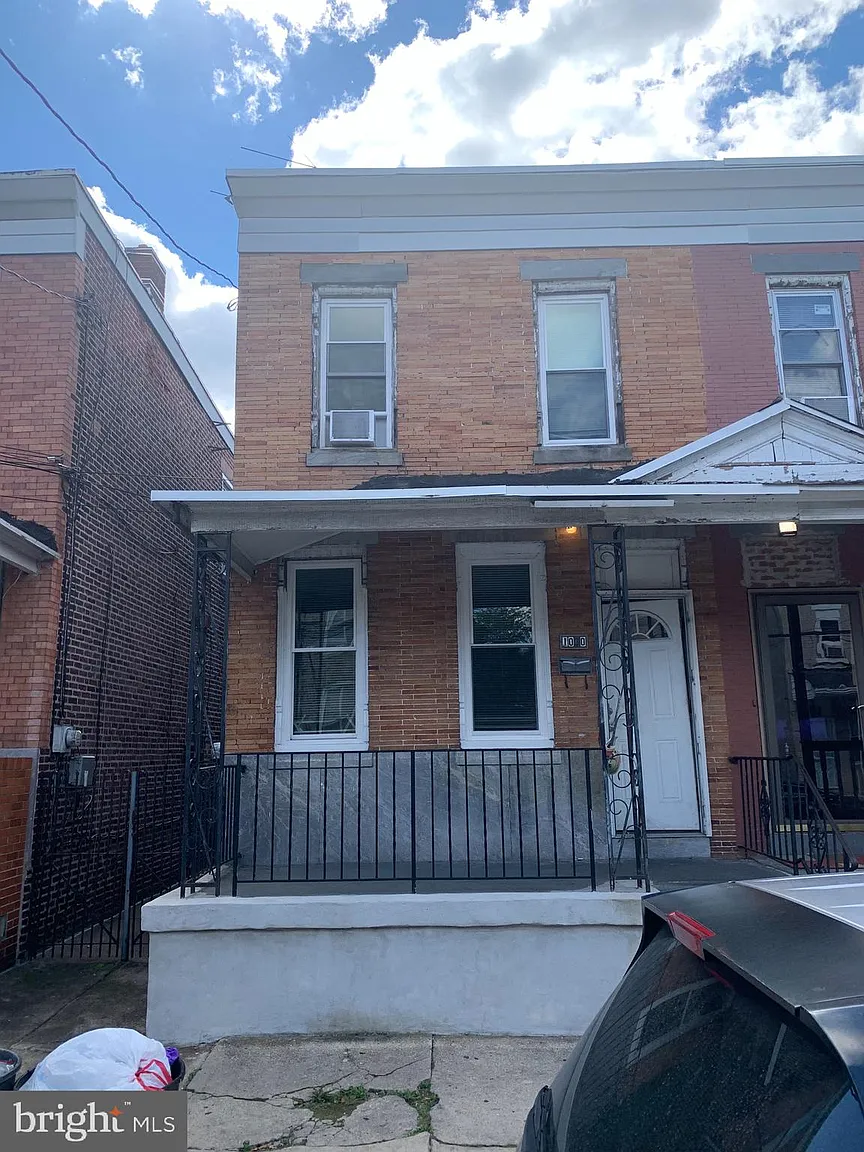 1030 Mechanic St photo 1