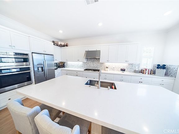 4th image of 151 Sash