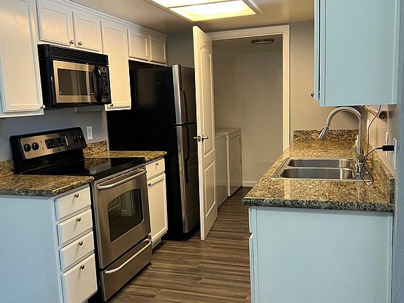 4th image of 12023 Alta Carmel Ct Unit 266