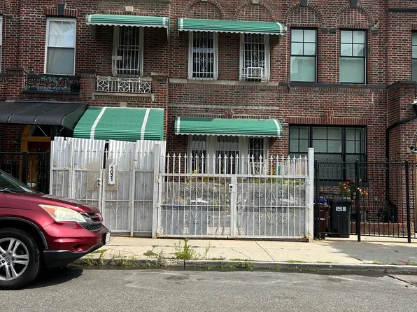 1021 Union Street image 1 of 7