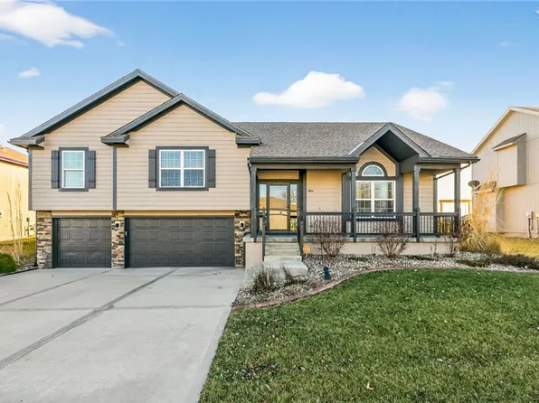 1004 SE Beatty Ct, Blue Springs, MO 64014