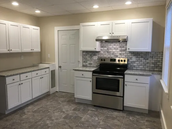 87 Atwater St #2, West Haven, CT 06516
