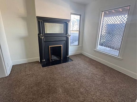 4th image of 1680 N Van Buren St #3