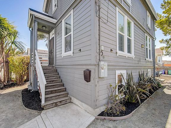 1085 32nd St Oakland Ca 94608 Zillow