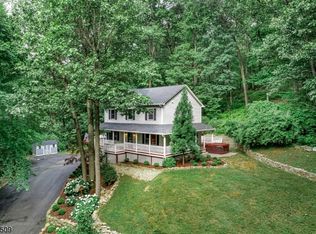 262 Rocky Run Rd, Glen Gardner, NJ 08826