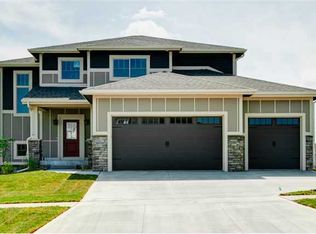 9915 Valley Pkwy, Johnston, IA 50131