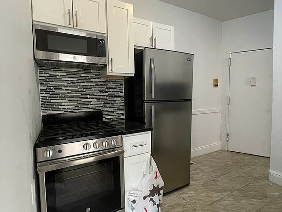 2nd image of 226 E 83rd St APT 26