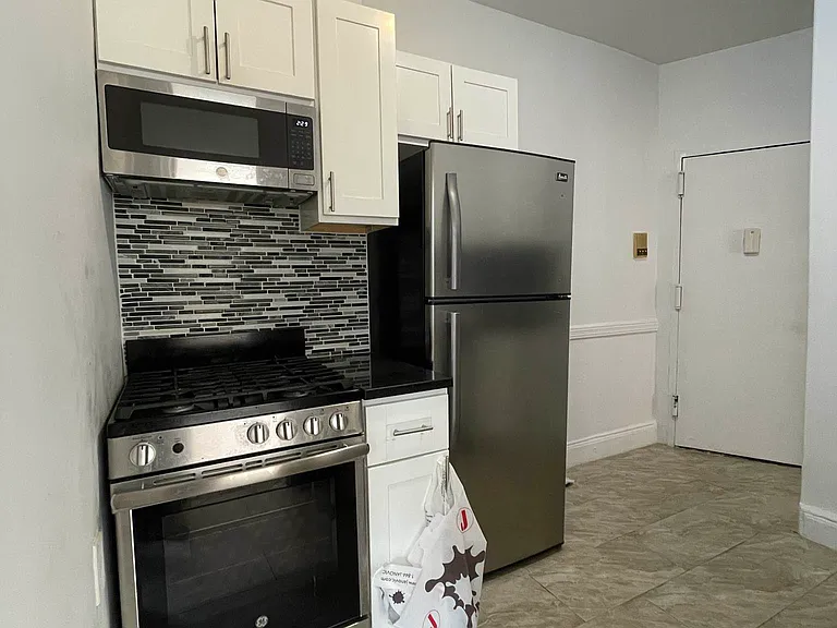 226 E 83rd St #26 — Photo 2