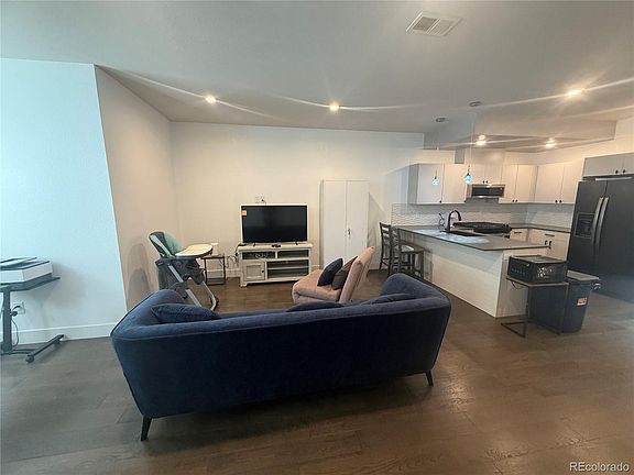 2nd image of 1284 Stuart Street